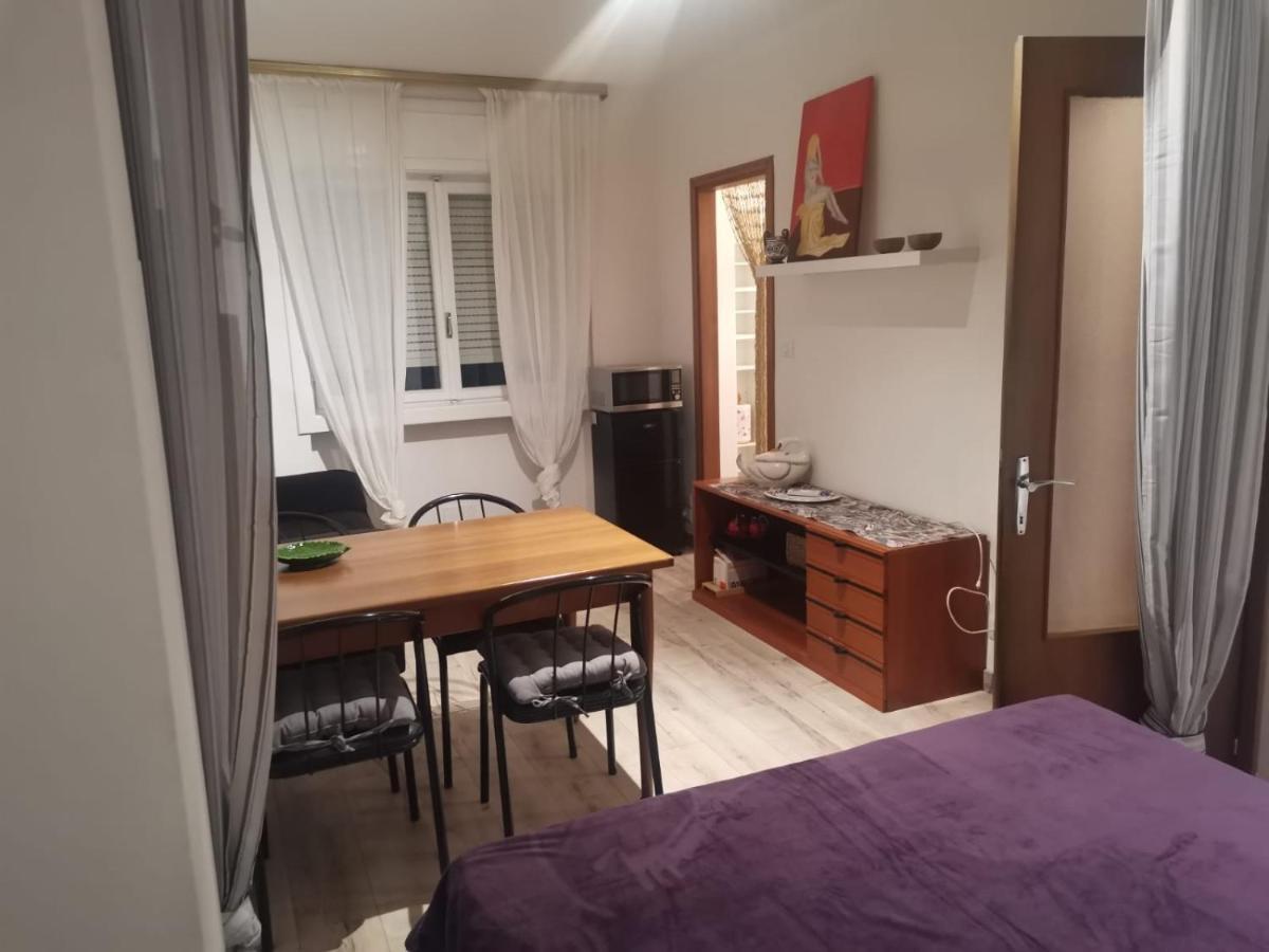 Monovano Elllen Grado Buitenkant foto